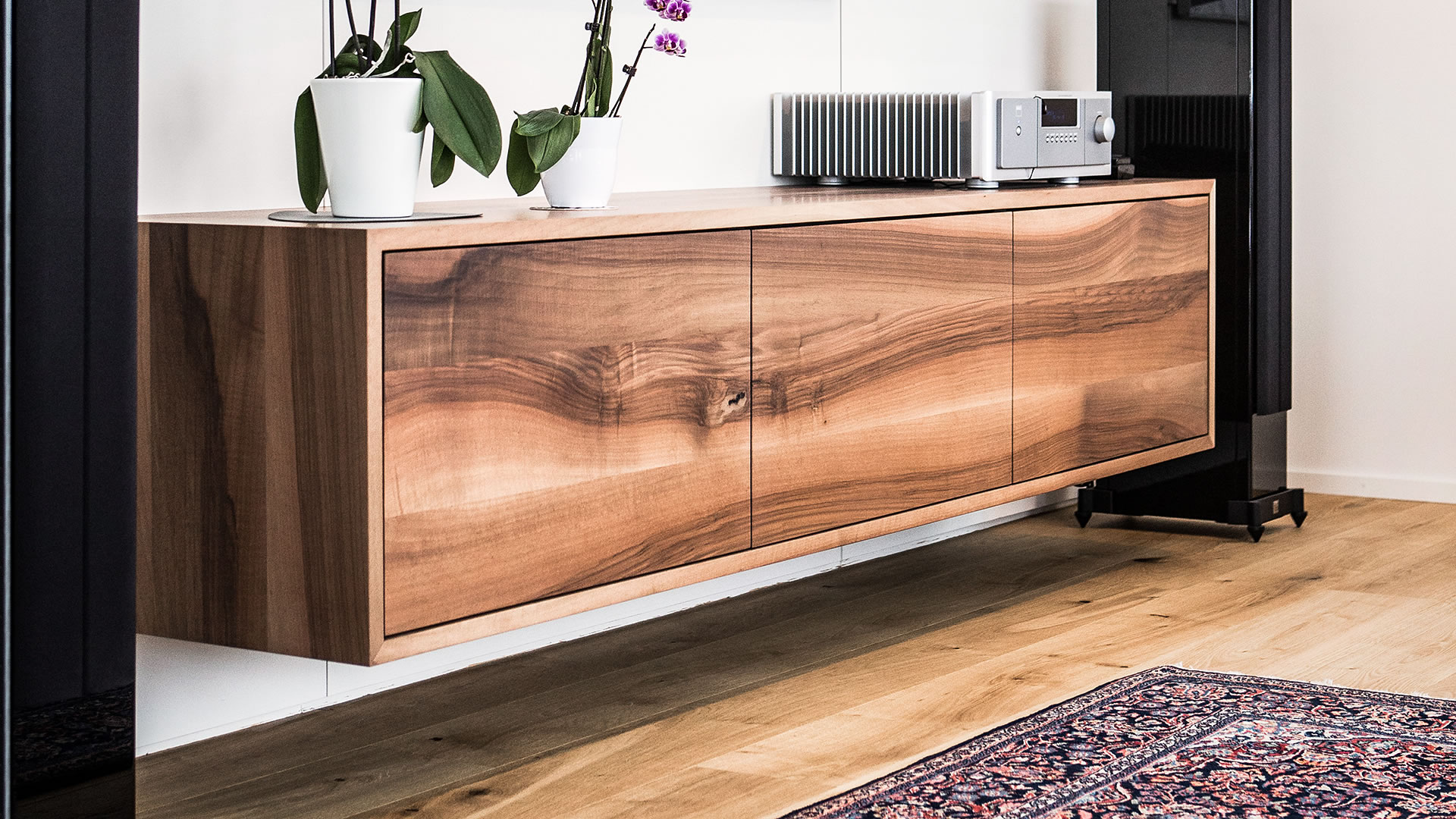 Schreinerei Widmer Bühler AG – Möbel TV-  Sideboard